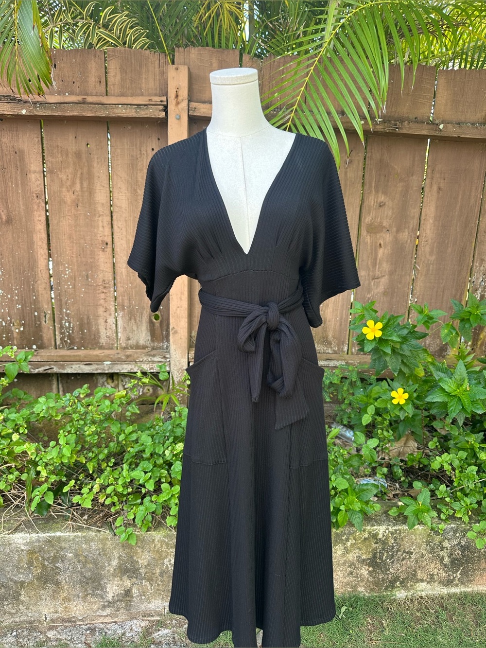 Urban Outfitters Kimono Style Dress with Pockets Size S Black